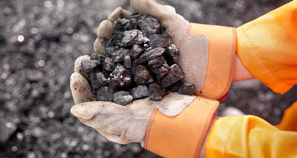 Нефть и уголь сдают позиции