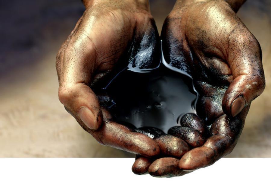 Стоимость нефти упала ниже 50 долларов за баррель впервые за долгое время