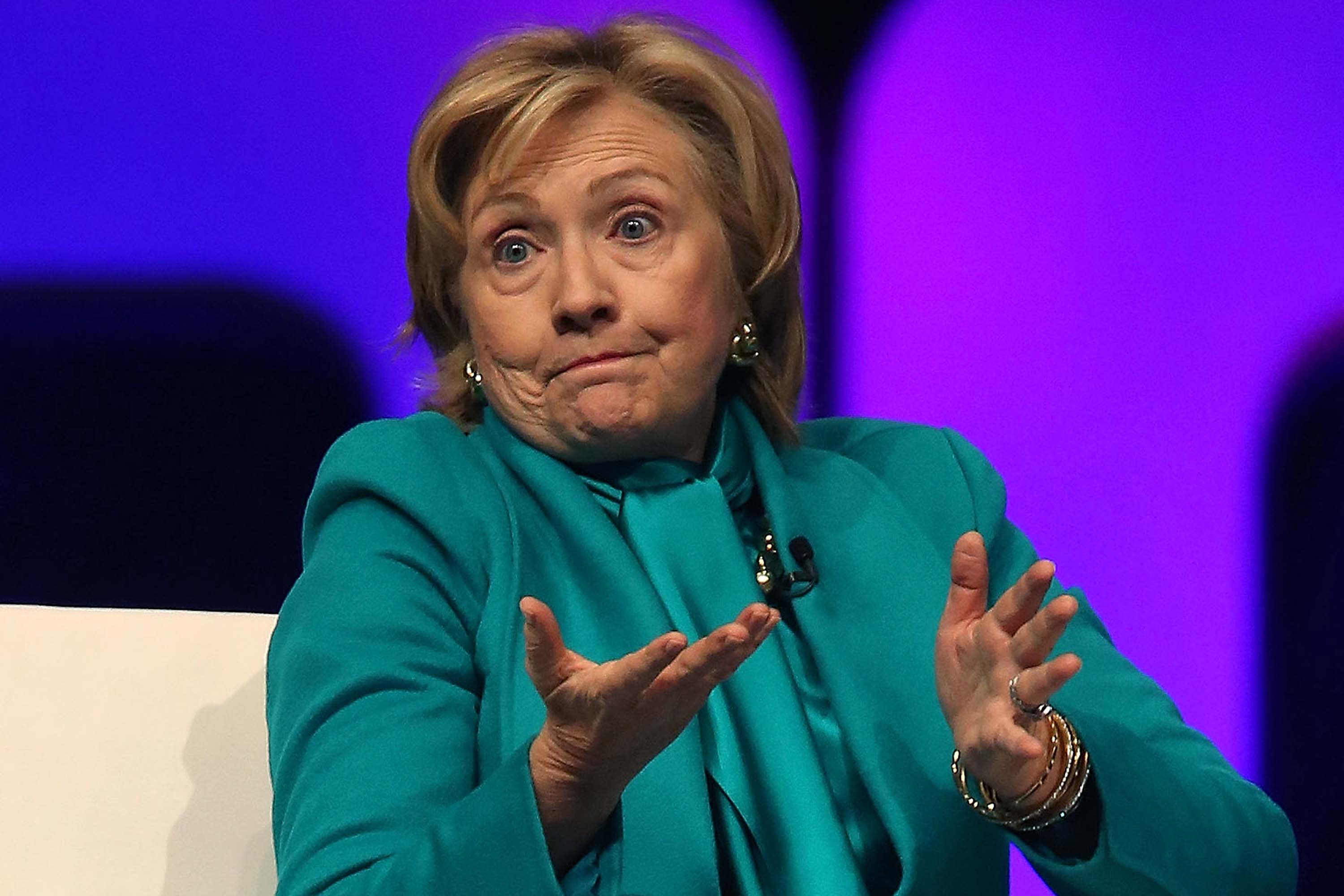 Хиллари Клинтон обвиняют в краже мебели
