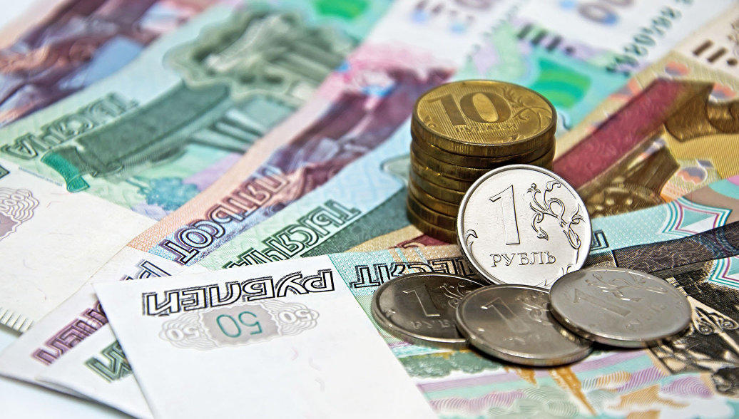 В понедельник произошла коррекция рубля