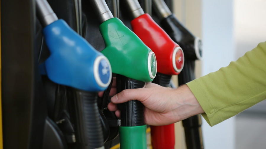 Цены на бензин опережают инфляцию