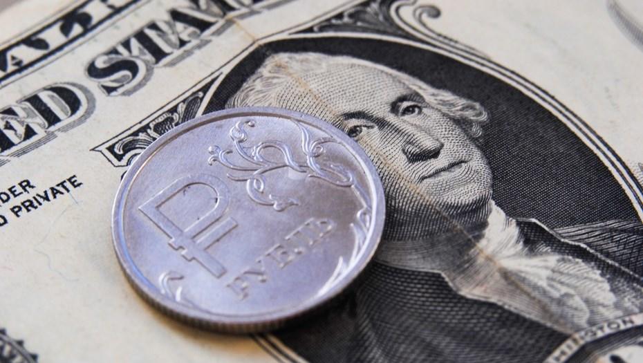 США собираются обрушить рубль этой осенью