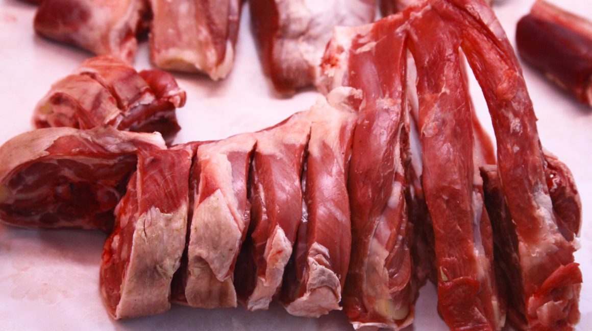 Роспотребнадзор нашел в магазинах 400 тонн плохого мяса