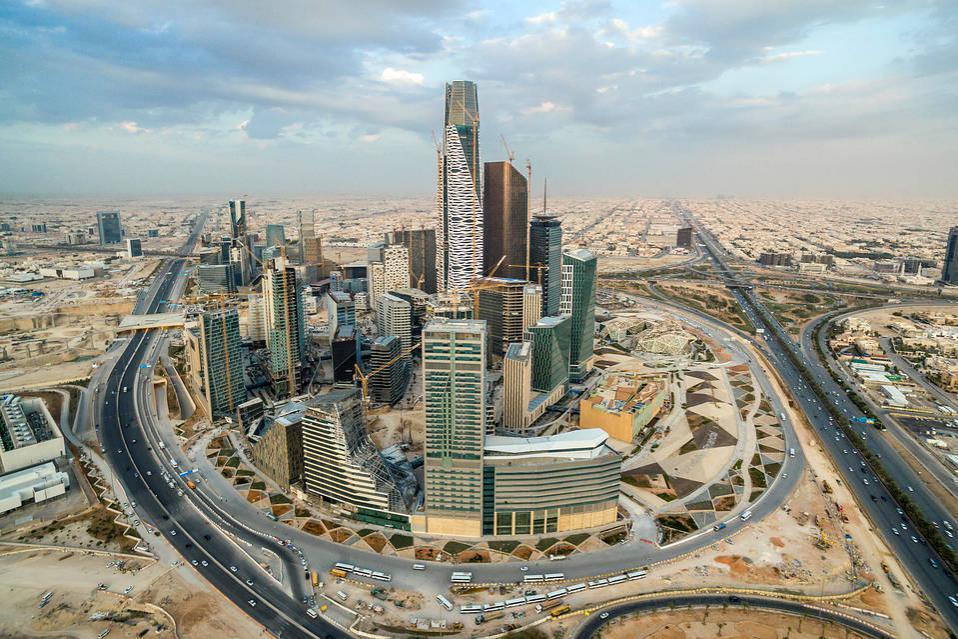 Саудовская Аравия стала покупать нефть