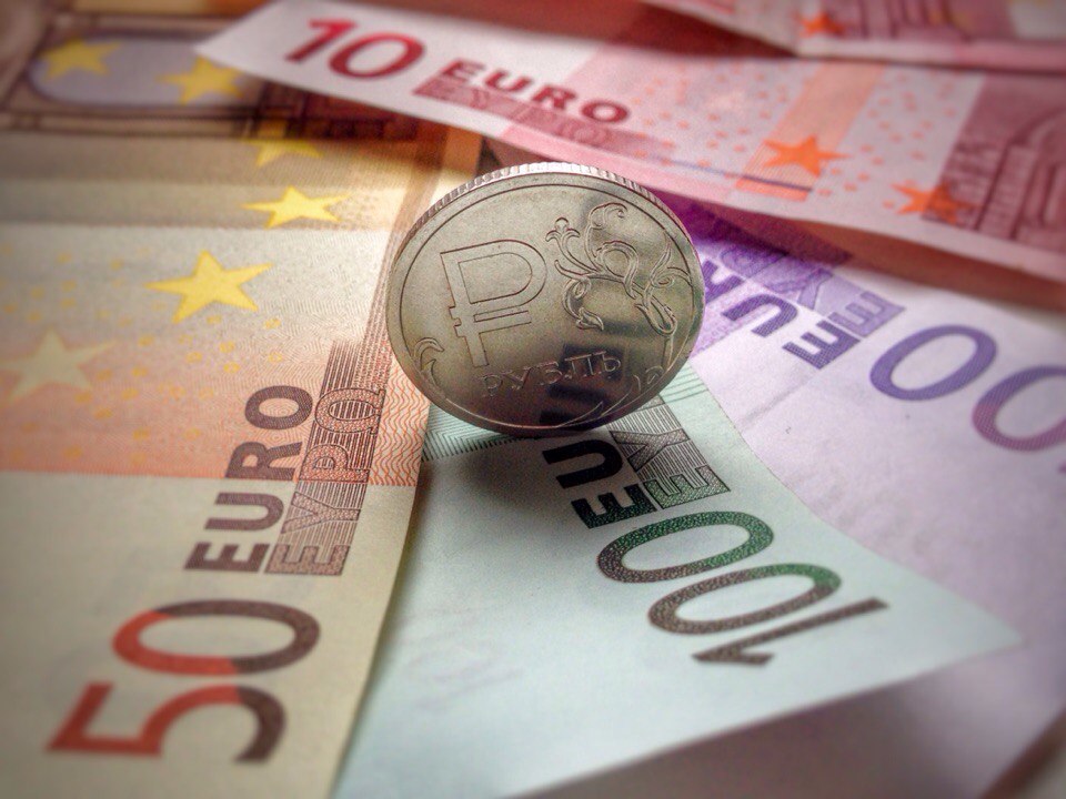 Евро ослабеет по отношению к рублю